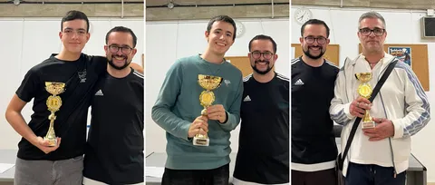 Los tres primeros clasificados del Campeonato de Álava de Rápidas Individual 2026-2027, cada uno con su trofeo; en el centro el campeón, a la izquierda el segundo clasificado y a la derecha el tercero